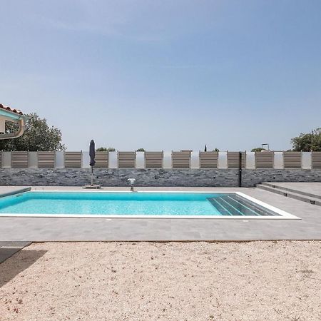 Apartments Nicola With Private Pool ビビニェ エクステリア 写真