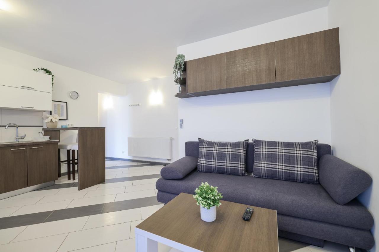 Apartments Nicola With Private Pool ビビニェ エクステリア 写真